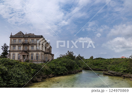 島の上から見た海と城 島の上から見た海と城 124970869