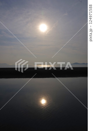 男木島から高松へのフェリーからの景色 男木島から高松へのフェリーからの景色 124971588