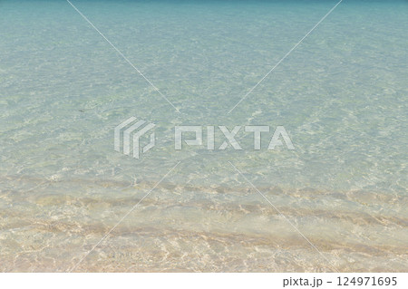 宮古島　与那覇前浜　コバルトブルーの海と青空 124971695