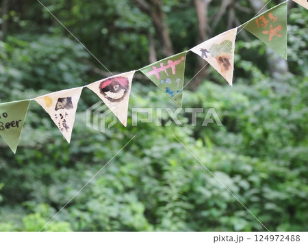 風に吹かるタペストリー 124972488