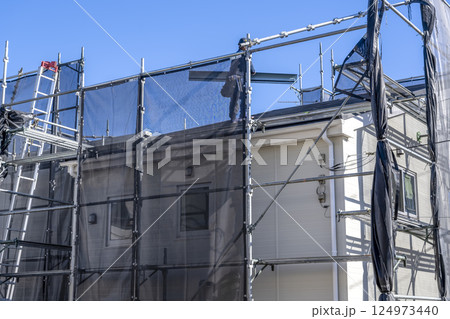 戸建て家屋の屋根修理工事　作業員 124973440