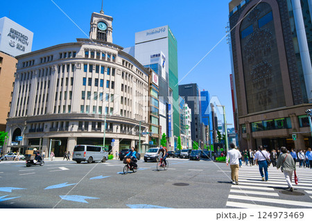 【東京都】5月・銀座四丁目交差点 124973469