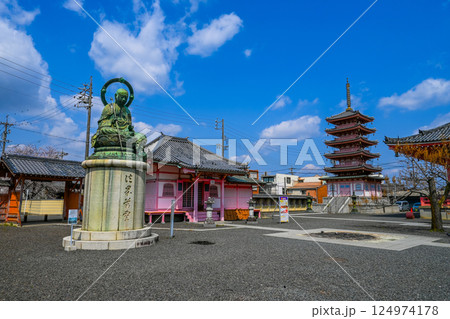 津観音の風景 三重県津市  124974178