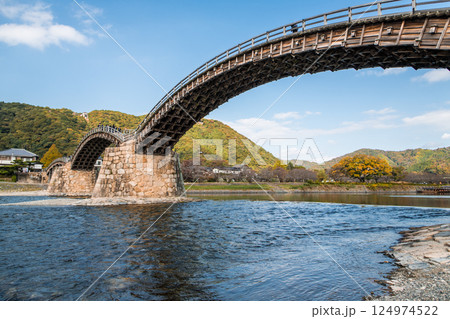 【錦帯橋と錦川】 124974522