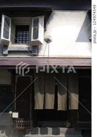 Japanese "KURA" style house / 漆喰の土蔵(日本蔵) - 黒塗り, 黒壁 124974549