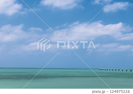 宮古島 17END コバルトブルーの海と青い空 宮古島 17END コバルトブルーの海と青い空 124975228