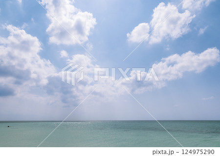 宮古島 17END コバルトブルーの海と青い空 宮古島 17END コバルトブルーの海と青い空 124975290