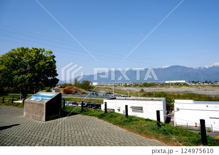 長野県松本市_梓川SA下りからの景色2_2023年4月 長野県松本市_梓川SA下りからの景色2_2023年4月 124975610