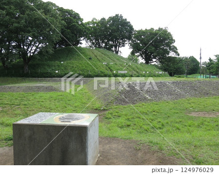 世田谷区の玉川野毛町公園にある野毛大塚古墳 世田谷区の玉川野毛町公園にある野毛大塚古墳 124976029