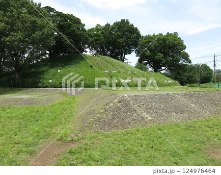 世田谷区の玉川野毛町公園にある野毛大塚古墳 世田谷区の玉川野毛町公園にある野毛大塚古墳 124976464