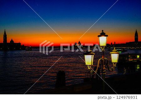 ヨーロッパの夕焼け 124976931