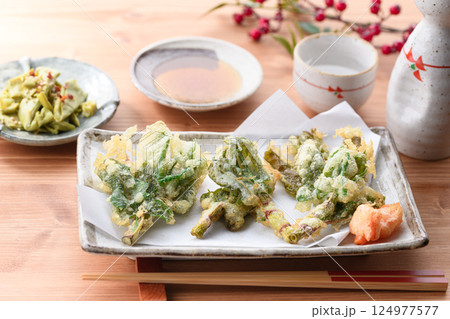 春だけの贅沢 イタドリの天婦羅 ( 郷土料理 ) 春だけの贅沢 イタドリの天婦羅 ( 郷土料理 ) 124977577