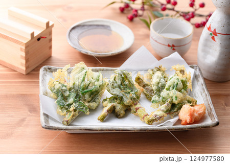 春だけの贅沢 イタドリの天婦羅 （ 郷土料理 ） 124977580