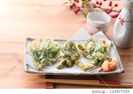 春だけの贅沢 イタドリの天婦羅 （ 郷土料理 ） 124977585