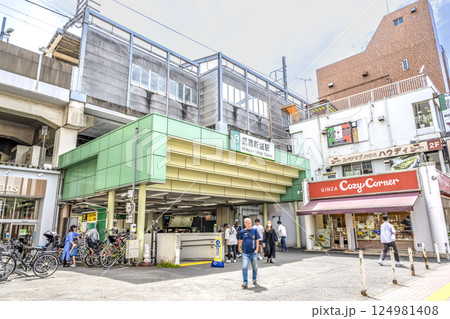 川崎市の都市風景 武蔵新城駅 川崎市の都市風景 武蔵新城駅 124981408
