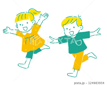 両手を上げて笑顔で走っている男女の子どものイラスト 手描きタッチ 両手を上げて笑顔で走っている男女の子どものイラスト 手描きタッチ 124983934