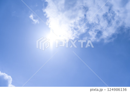 夏の空 太陽と雲 横浜 夏の空 太陽と雲 横浜 124986136