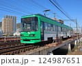 鉄橋を走る広島電鉄、宮島線の路面電車 124987651