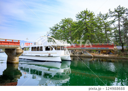 春の廻旋橋　京都府宮津市 124988688