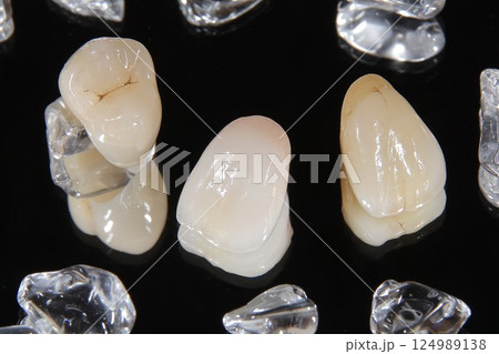 きれいなセラミックの歯にしませんか きれいなセラミックの歯にしませんか 124989138