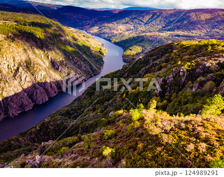 Aerial view of river Sil Canyon, Galicia Spain 124989291