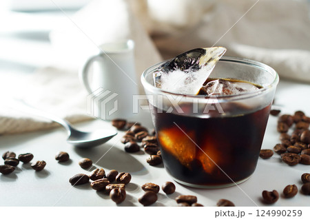 夏のアイスコーヒー 124990259