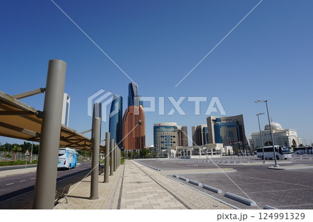 アブダビのビル群 124991329