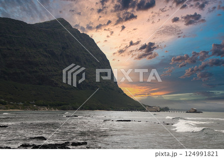 ハワイの休日 オアフ島東海岸マカイサンディビーチの夕景 ハワイの休日 オアフ島東海岸マカイサンディビーチの夕景 124991821