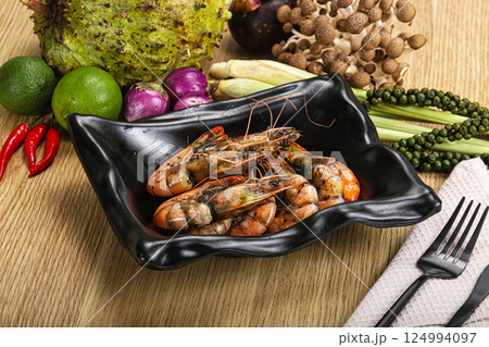 Boiled big tiger fresh shrimp 124994097