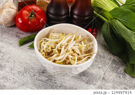 Soya bean sprouts in the bowl 124997914