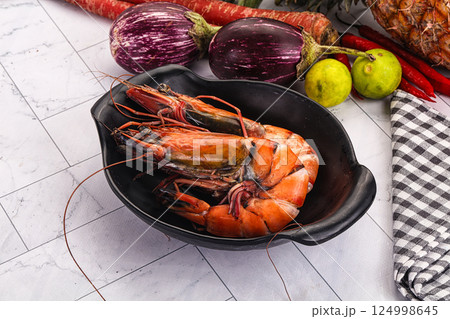 Boiled big king tiger prawn 124998645