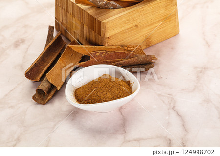 Natural Cinnamon powder with sticks Natural Cinnamon powder with sticks 124998702