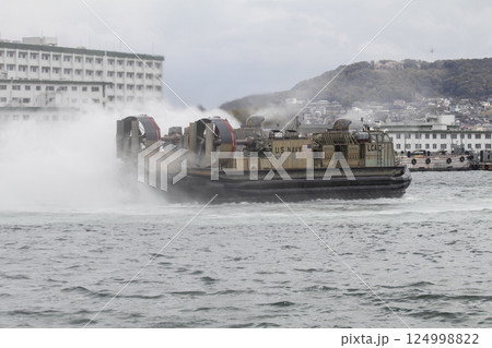 LCAC　ホバークラフト 124998822