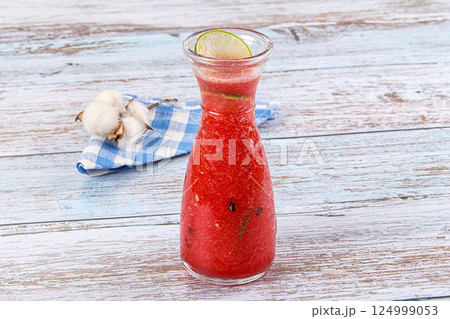 Cold and sweet Watermelon smoothie 124999053