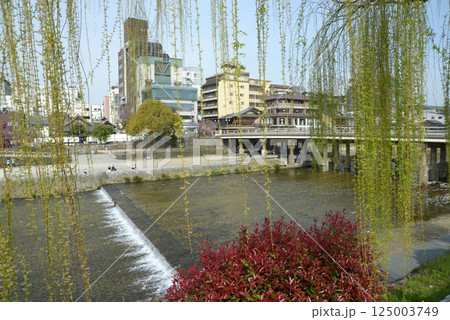 鴨川と三条大橋　京都市中京区 125003749