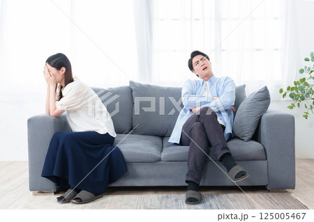 夫婦間のトラブル 喧嘩 破局 離婚 夫婦間のトラブル 喧嘩 破局 離婚 125005467