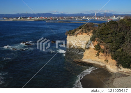 【福島県】いわき市三崎公園から望む太平洋の海 125005487