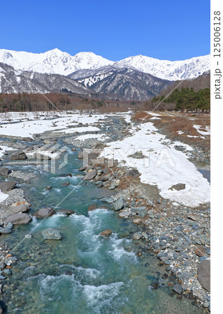 白馬大橋から望む早春の白馬三山 白馬大橋から望む早春の白馬三山 125006128