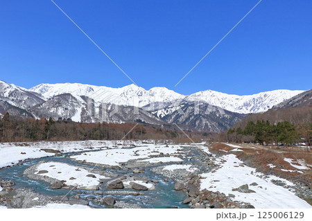白馬大橋から望む早春の白馬三山 白馬大橋から望む早春の白馬三山 125006129