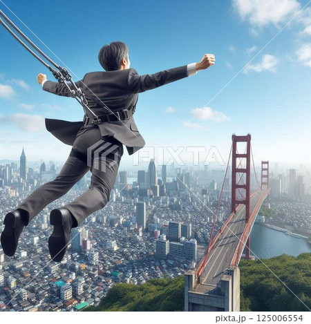 バンジージャンプをするサラリーマン バンジージャンプをするサラリーマン 125006554