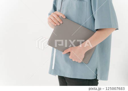 爽やかなビジネスマン 125007683