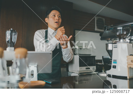 coffee shop 125008717