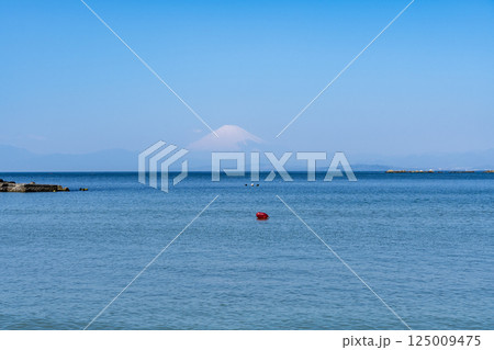 神奈川県葉山町の海岸風景 125009475