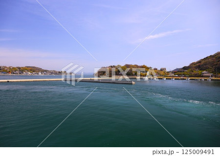 前島港から見た瀬戸内海の景色 前島港から見た瀬戸内海の景色 125009491