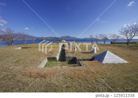 小豆島・長崎の猪鹿垣付近の浜辺にある遺構 小豆島・長崎の猪鹿垣付近の浜辺にある遺構 125011338