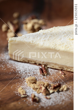 グラノーラを添えたクッキーボトムのレアチーズケーキ 125015031