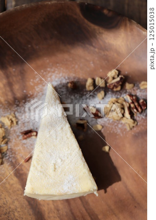 グラノーラを添えたレアチーズケーキ 125015038