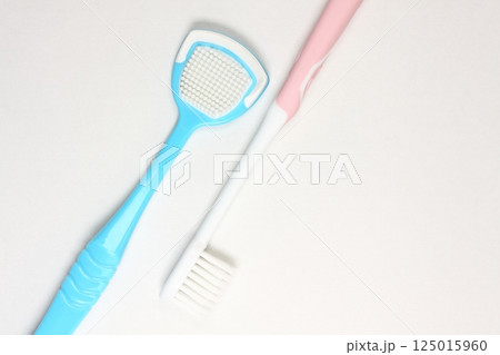 歯ブラシと舌ブラシ 125015960