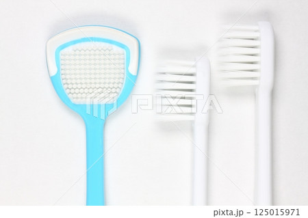 歯ブラシと舌ブラシ 125015971