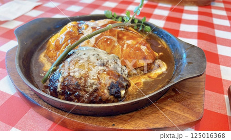 デミグラスオムライスドリア 125016368